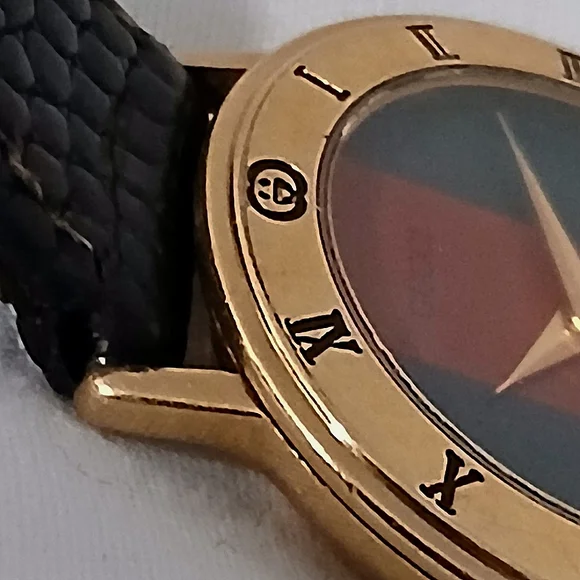 GUCCI | Vintage Womens Watch Model 3000 L - Picture 5 of 12